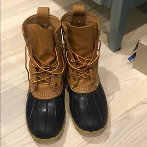 L.L. Bean Women’s 8’’ inch Bean Boot Size 9